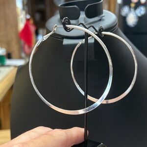 Elegant Silver Tone Hoop Earrings​